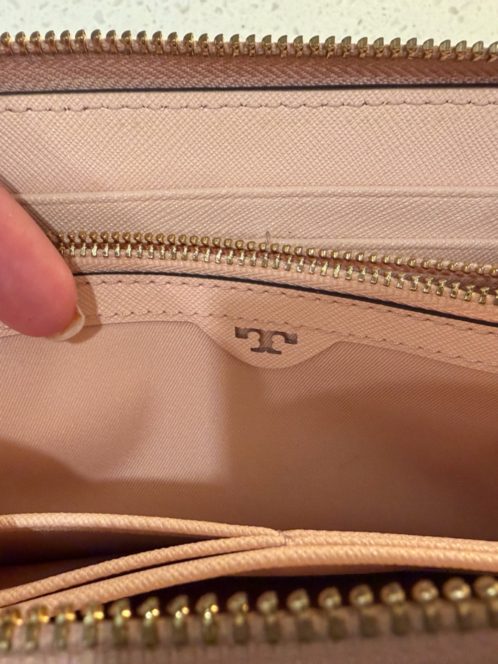 Tory Burch Metallic Rose Gold Zip Wallet - Picture 5 of 7